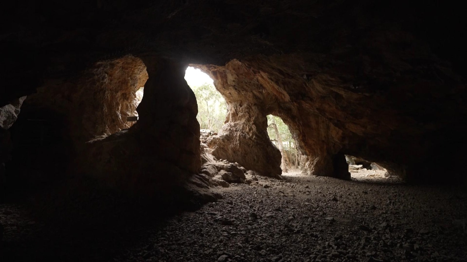 蓮麻坑礦洞，曾經係香港規模最大的礦洞。