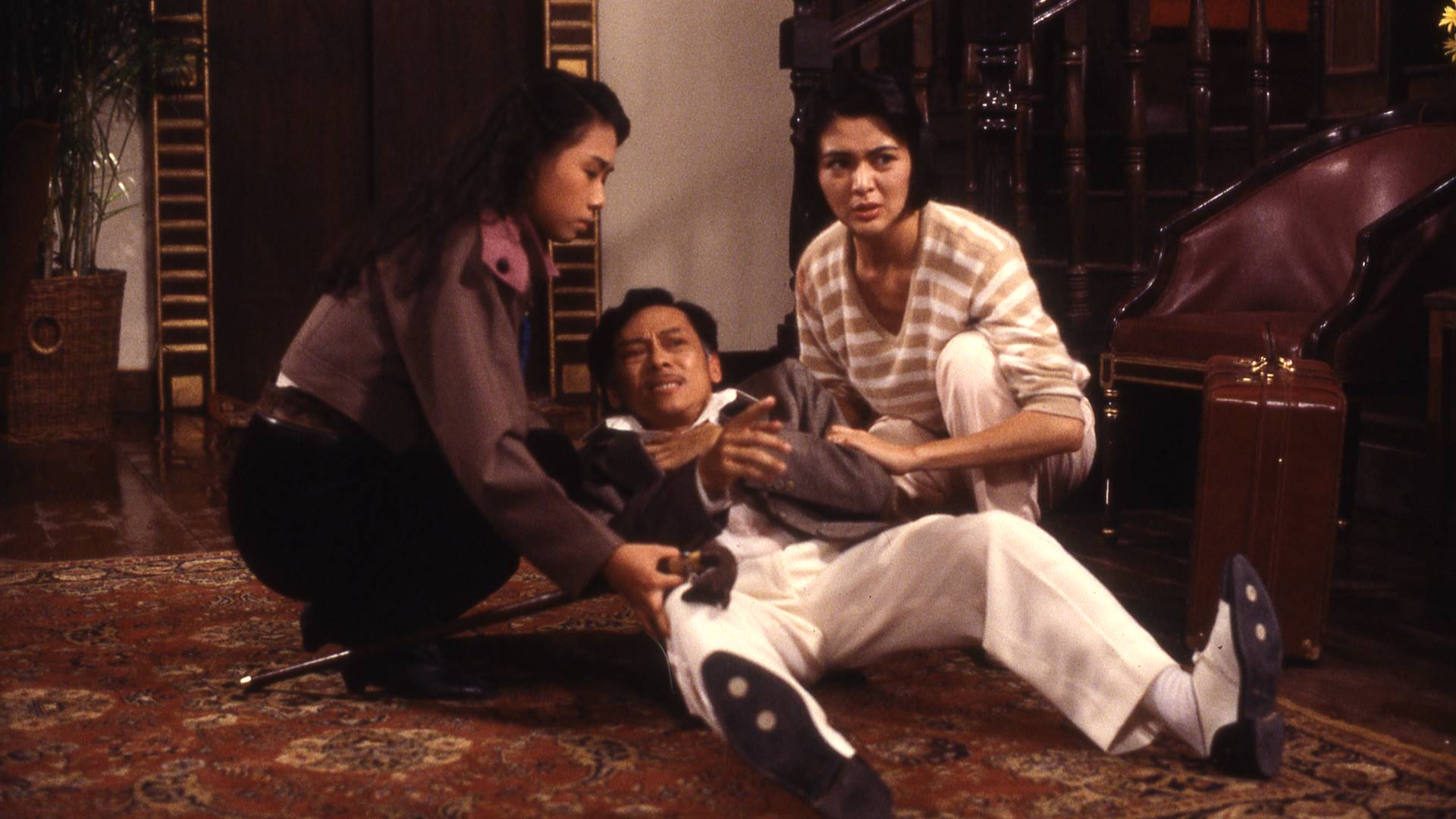 群龍奪寶(羣龍奪寶) ('88香港) 250px-Three_Against_the_World.jpg