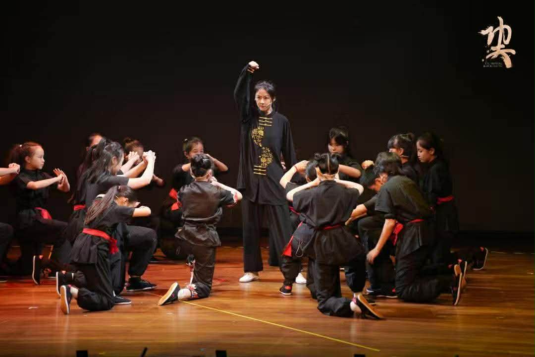 上·港上線啦 | 上·港上線啦-音樂劇出品兼製作人 嚴雯