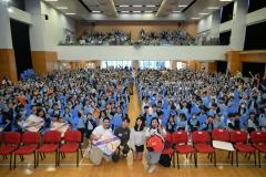 彥彥、曾傲棐、陳卓琳、天籟、香港浸會大學附屬學校王錦輝小學全校同學