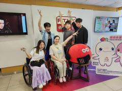 輪椅舞蹈運動員蘇芷恩、李霈然、教練駱天麒