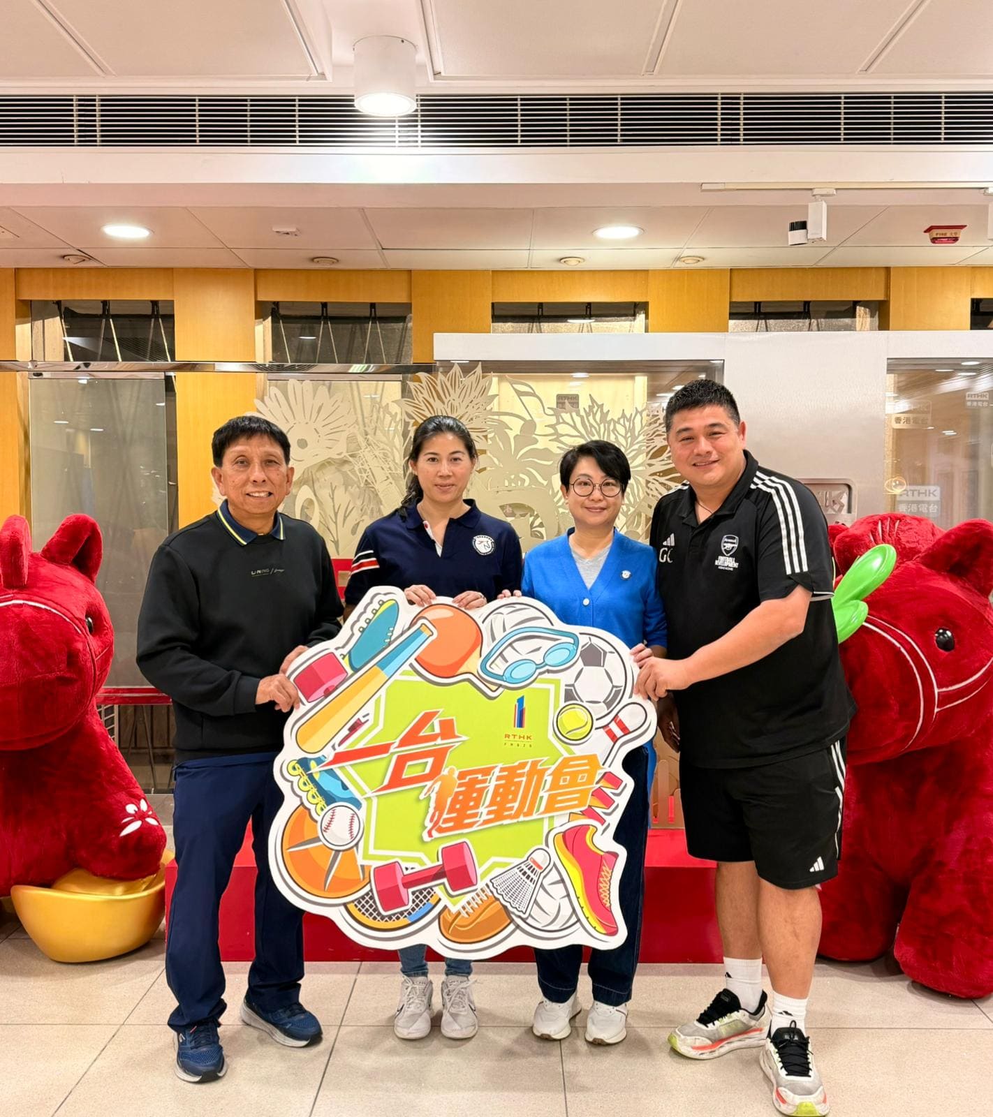 一台運動會 | 一台運動會 足球狂熱：陳思駿（香港中文大學女子足球隊教練）/ 「今日MVP」嘉賓：蔡欣妍（中國香港三項鐵人運動員）/ 本周嘉賓：梁巧羚（中國香港馬術運動員）