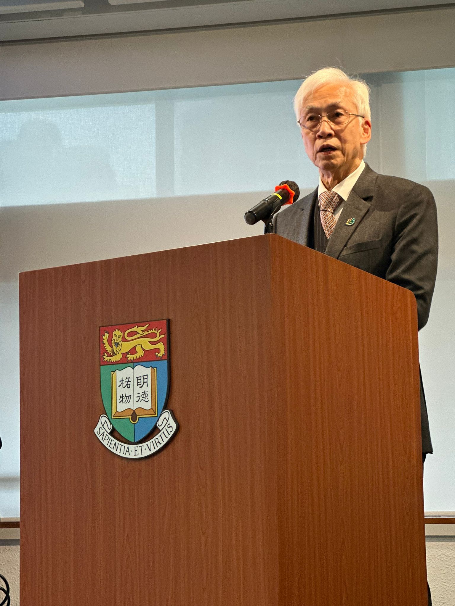 大地書香 | 何文匯談《唐近體詩選析──體式與文采》