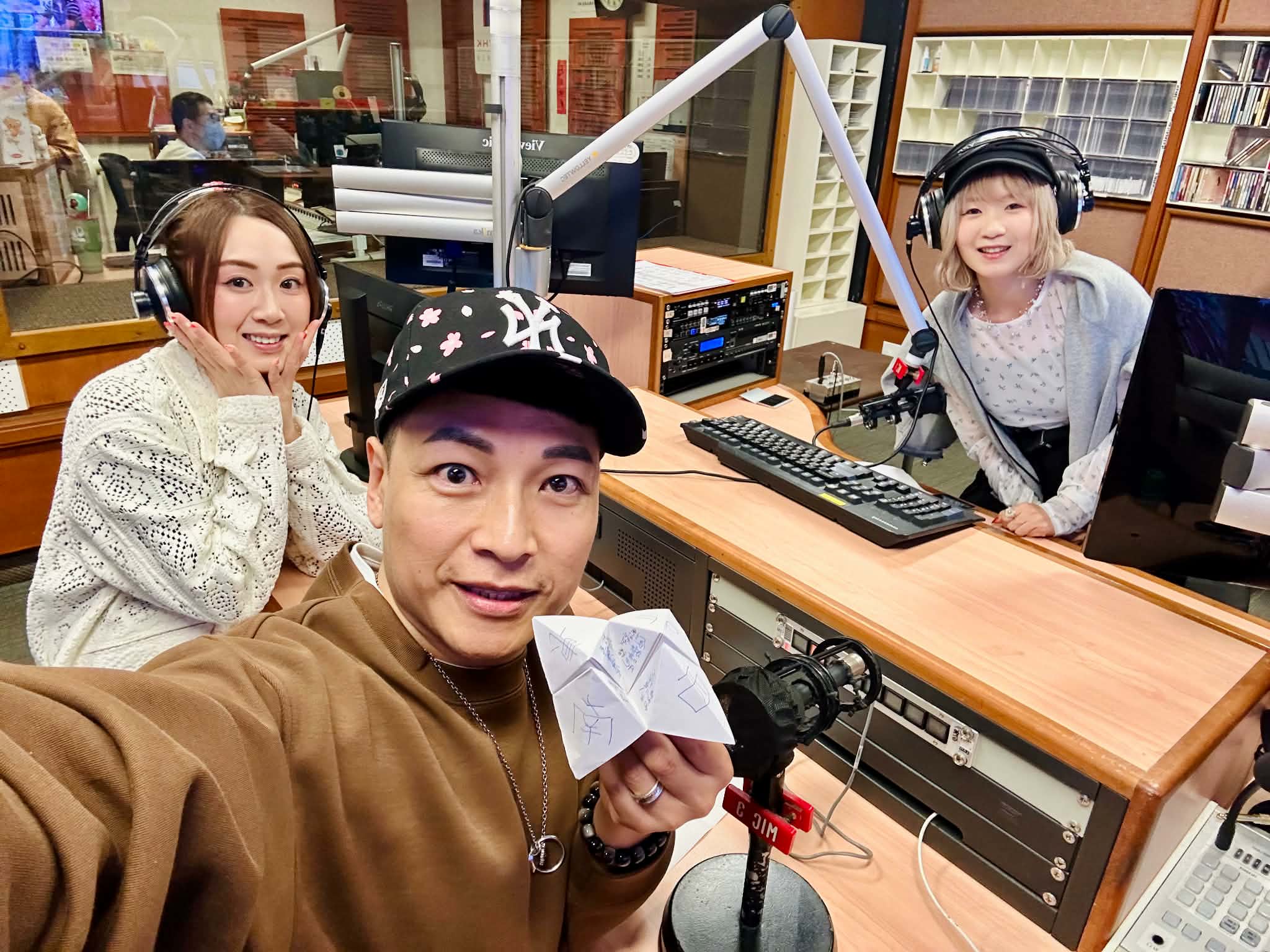 港識生活館 | 港識講識: 懷舊玩具 / 勇者試場: 「DX GRAVITY 設計引力」展覽（上） / 明星試新室: 陳葦璇