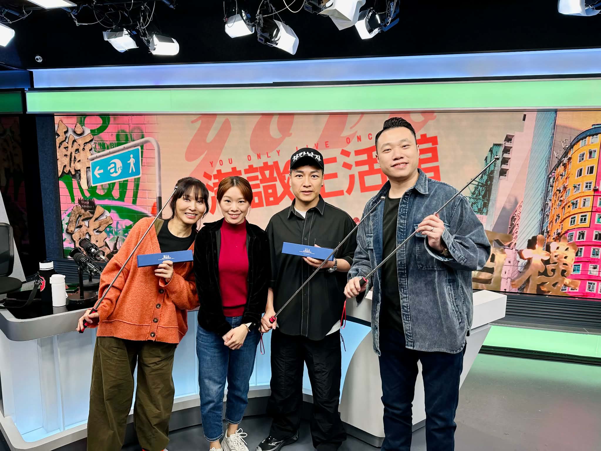 港識生活館 | 港識講識：放空在…… 梳化上、泳池門口、男廁內 / 港識達人：驗樓達人Jessica  女驗樓師的優點與缺點 