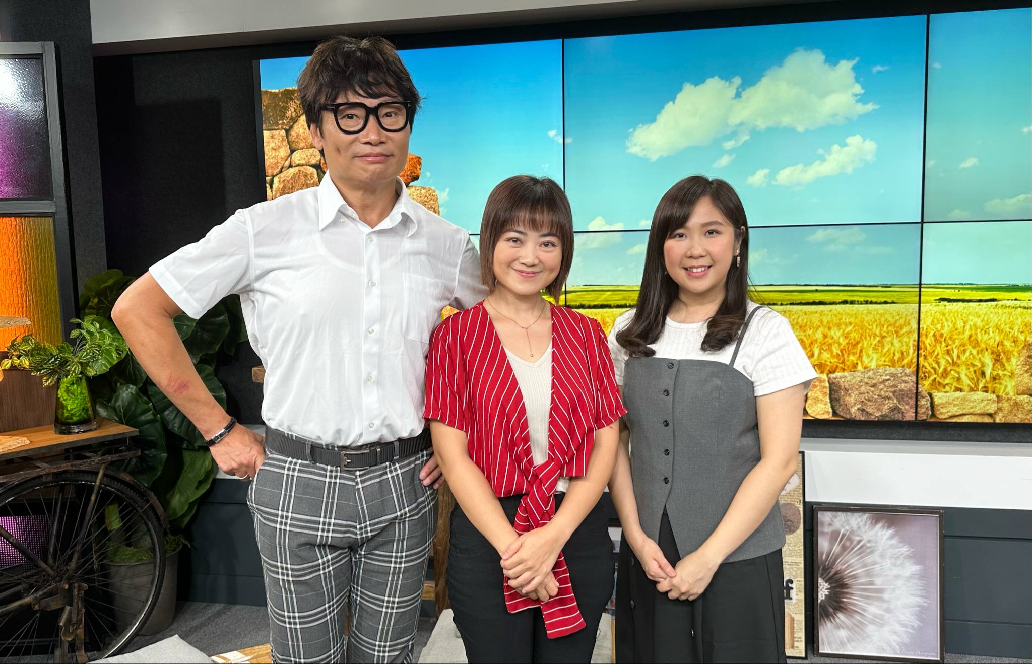 香江暖流 | 《鄰到我請里》今日有小朋友嘅偶像——嘉芙姐姐，佢創作咗唔少流行嘅粵語兒歌～/《暖流熱線》唱吓你細個聽嘅兒歌~