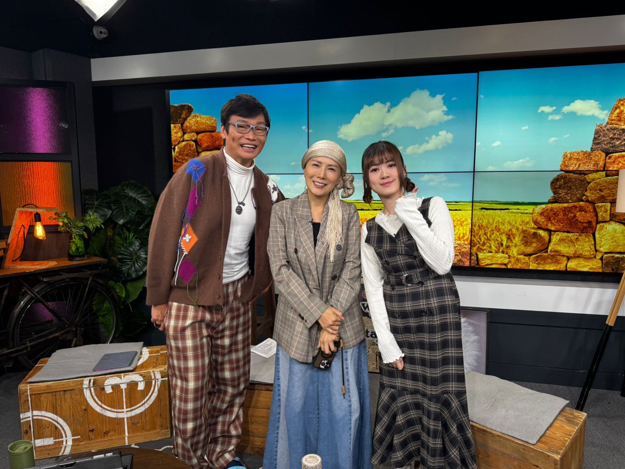 香江暖流 | 《Music Five》「抗癌港姐」吳文忻新歌《重生》用自身經歷給你最溫暖的鼓勵 / 音頻治療師陳明憙以聲音治療你的心靈《暖流熱線》