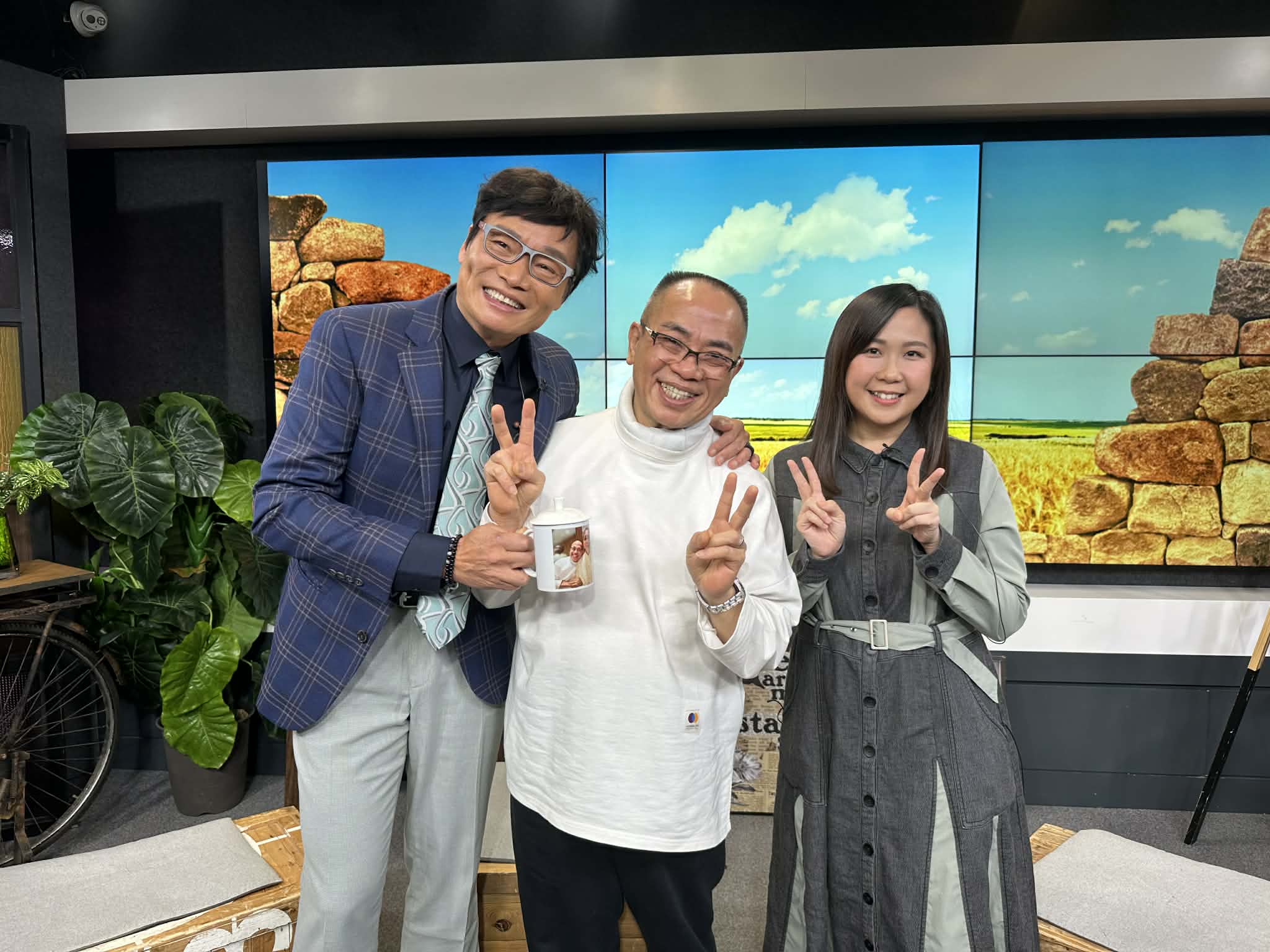 香江暖流 | 《鄰到我請里》如果命運係註定嘅話，咁我地有冇方法去扭轉？有堪輿學家李英才師傅分享佢嘅術數人生～/《暖流熱線》以前啲涼茶舖竟然有點唱機？