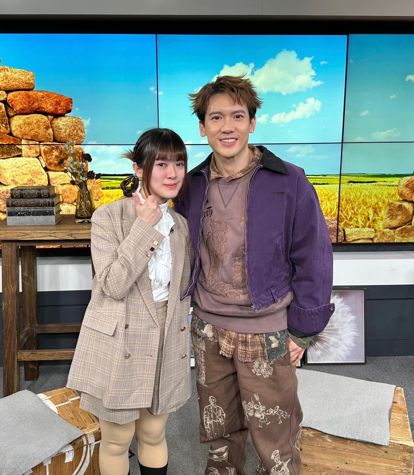 香江暖流 | 《Music Five》當彼得潘與上小叮噹時，火花就產生，問問關智斌先! / 呢個訪問一月限定嫁炸，有唱作人RIIANA ，佢嘅新歌十二月限定 !《暖流熱線》