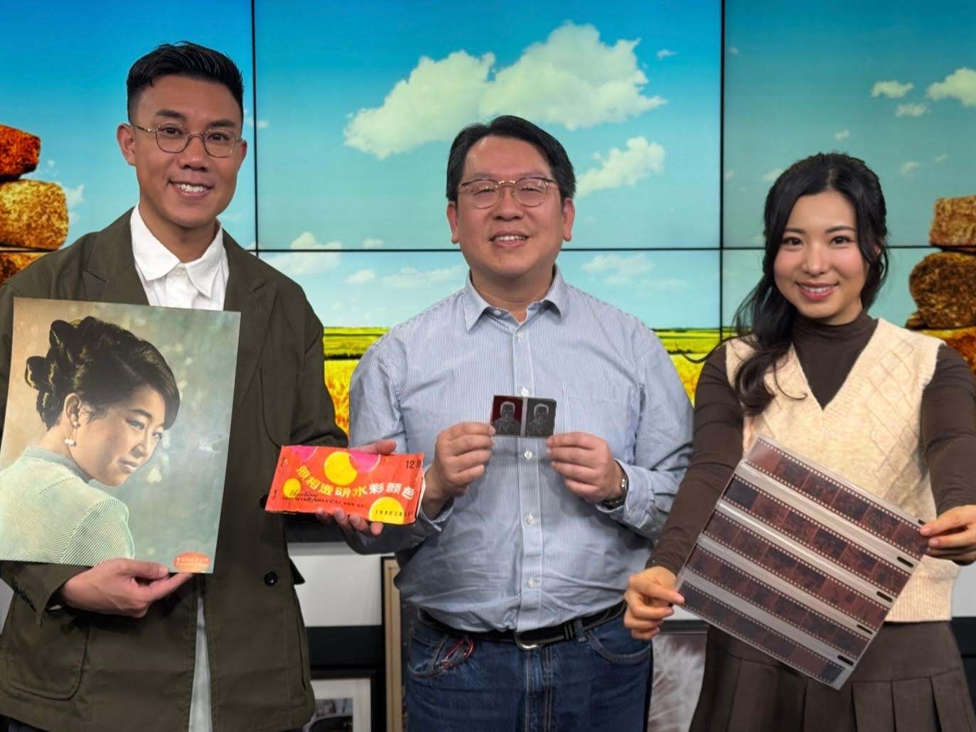 香江暖流 | 《拜見師傅》你地會唔會去影樓影全家福呀？由菲林時代到數碼時代，影樓又有咩改變呢~／《暖流熱線》你有冇去過跳蚤市場呀？