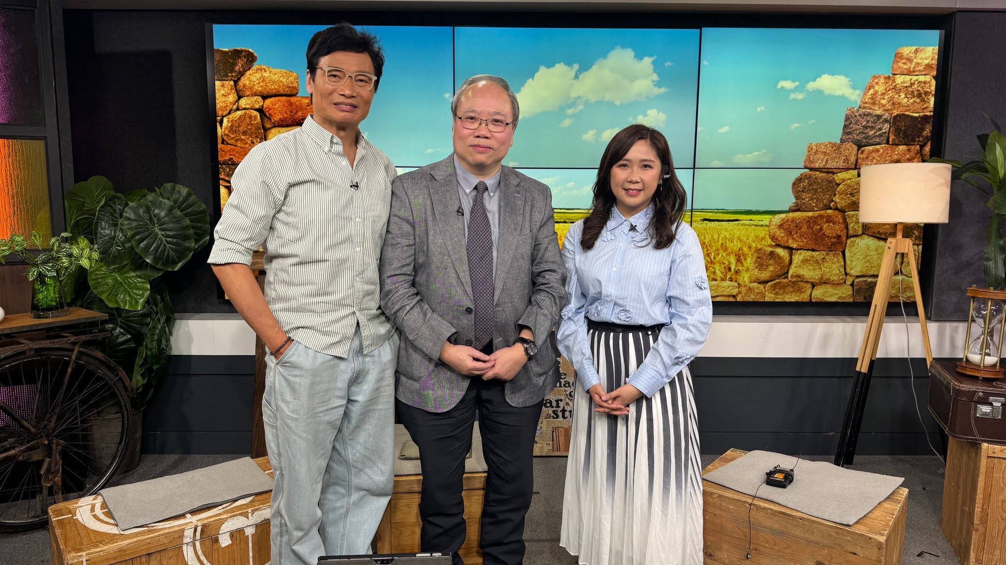 香江暖流 | 《好玩醫學》更年期係咪就會開始骨質疏鬆？有葉大鵬醫生為你講解~ / 《暖流熱線》