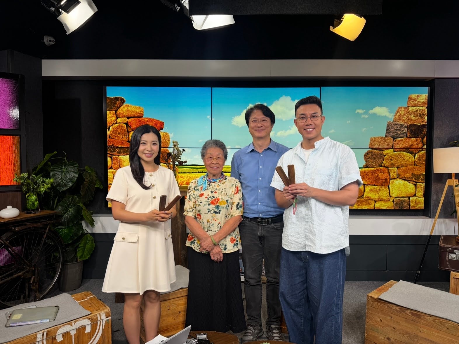 香江暖流 | 《拜見師傅》山歌、嘆歌、圍頭歌......香港地有咁多唔同方言，你識講幾多呢？／《當年博物館》