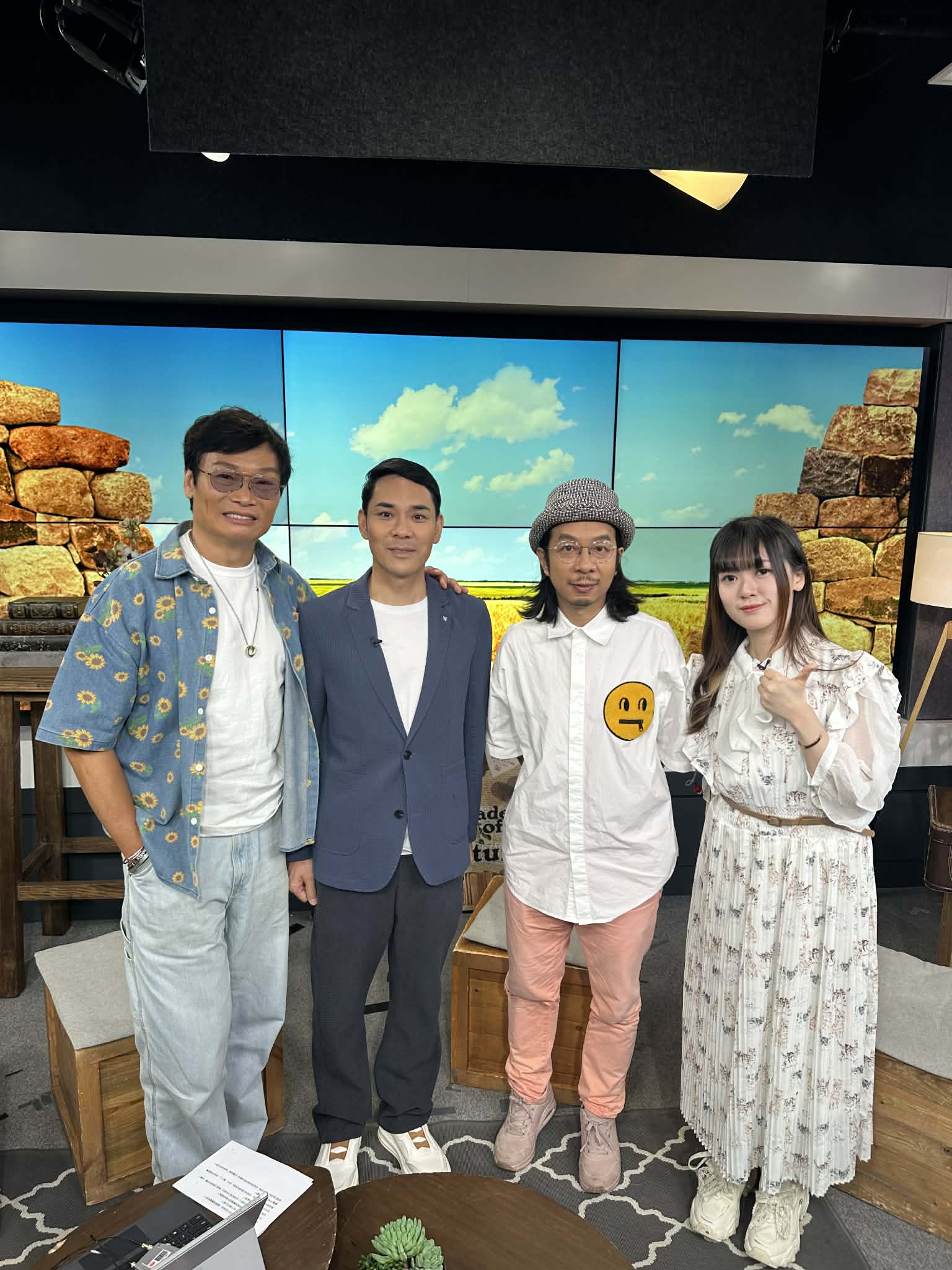 香江暖流 | 《Music Five》陳苡臻Jessica上香江暖流訪問啦!由youtube再到樂壇經歷如何?!梁兆明同伍卓賢一同接受訪問!《花影夢》有戲曲同時代曲兩種元素??~《耳邊執到寶》
