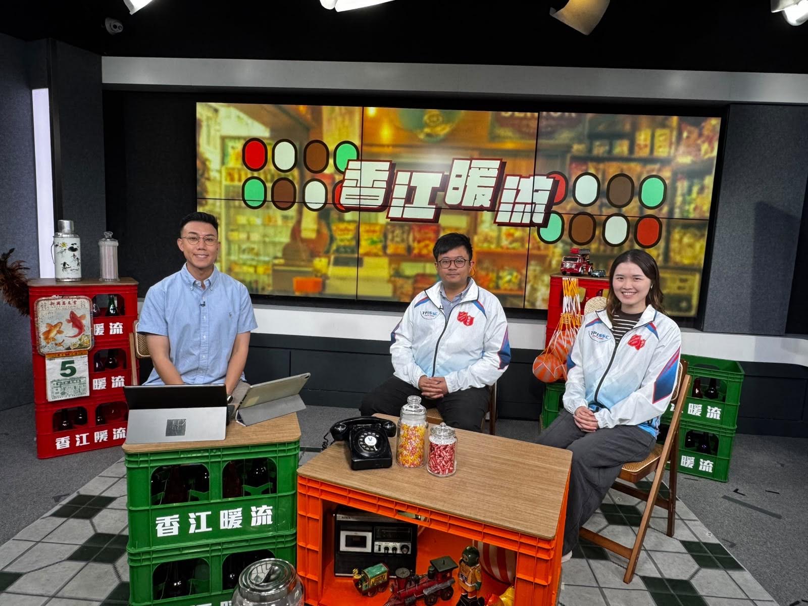 香江暖流 | 《埋嚟介紹返》人生階段有如一座花園，經歷四季變幻、面對挑戰、適應、成長與新生，賽馬會愛護「里」護老者支援計劃-「敘事治療小組：人生花園」小組重塑照顧者的綠意心田  / 骨質疏鬆可以逆轉?女青適健中心提供有規律的負重運動小班教學《生活百寶袋》