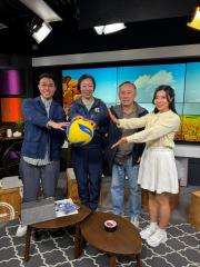 香江暖流 | 《埋嚟介紹返》 用老友記嘅角度影出我哋美麗嘅社區，仲有長者導遊員帶你遊覽攝影展 / 排球都可以變輕？首屆長者輕排球國際賽，展現長者英姿！《暖流熱線》