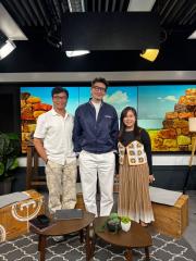 香江暖流 |  《鄰到我請里》從演員到人氣主持，袁文傑深情細說「游生」爆紅心路歷程，並分享在娛樂圈多年不變的專業堅持與人生領悟，帶你重溫光影背後的真實故事 。/《暖流熱線》