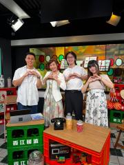 香江暖流 | 《埋嚟介紹返》後生嘅時候中意跳舞，長大之後都唔好比佢停，舞動如十八，老友記你都一齊跳啦!!  / 專為照顧者而設嘅藝術展覽，用藝術抒發情感及照顧的壓力!《生活百寶袋》