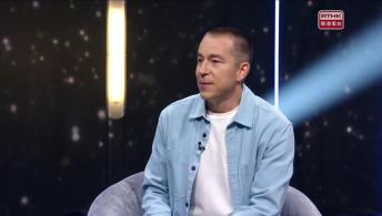 街頭展示巨型油畫Jobeyhon；俄羅斯鋼琴家希斯金Dmitry Shishkin