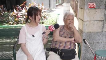 《埋嚟介紹返》 黎淑芳 （柔力球網式裁判及教練）、黃榮強（柔力球網式裁判及教練）/ 韋俊傑（路德會茜草灣長者中心註冊社工 ）、黃章兒（飛鏢愛好者） 